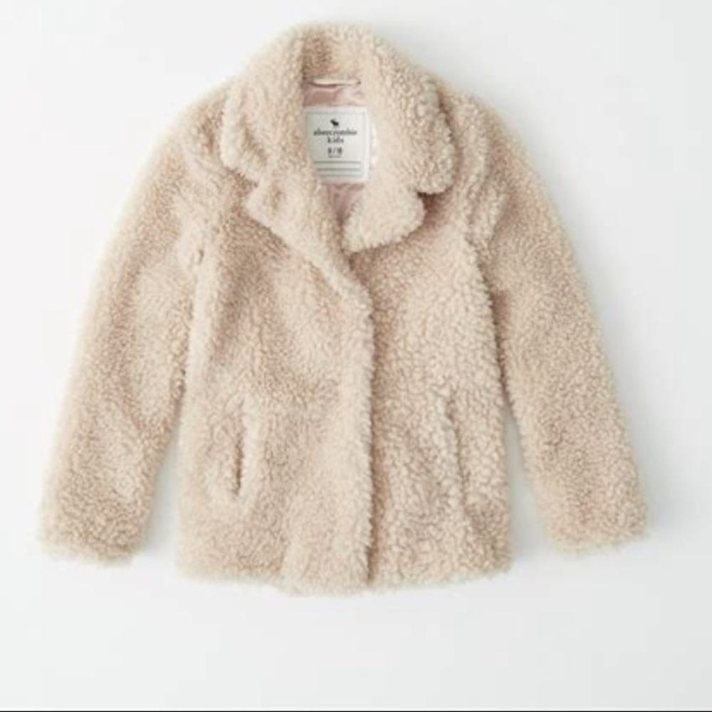 Abercrombie and Fitch Cream Colored Teddy Fuzzy Jacket​​​​​​